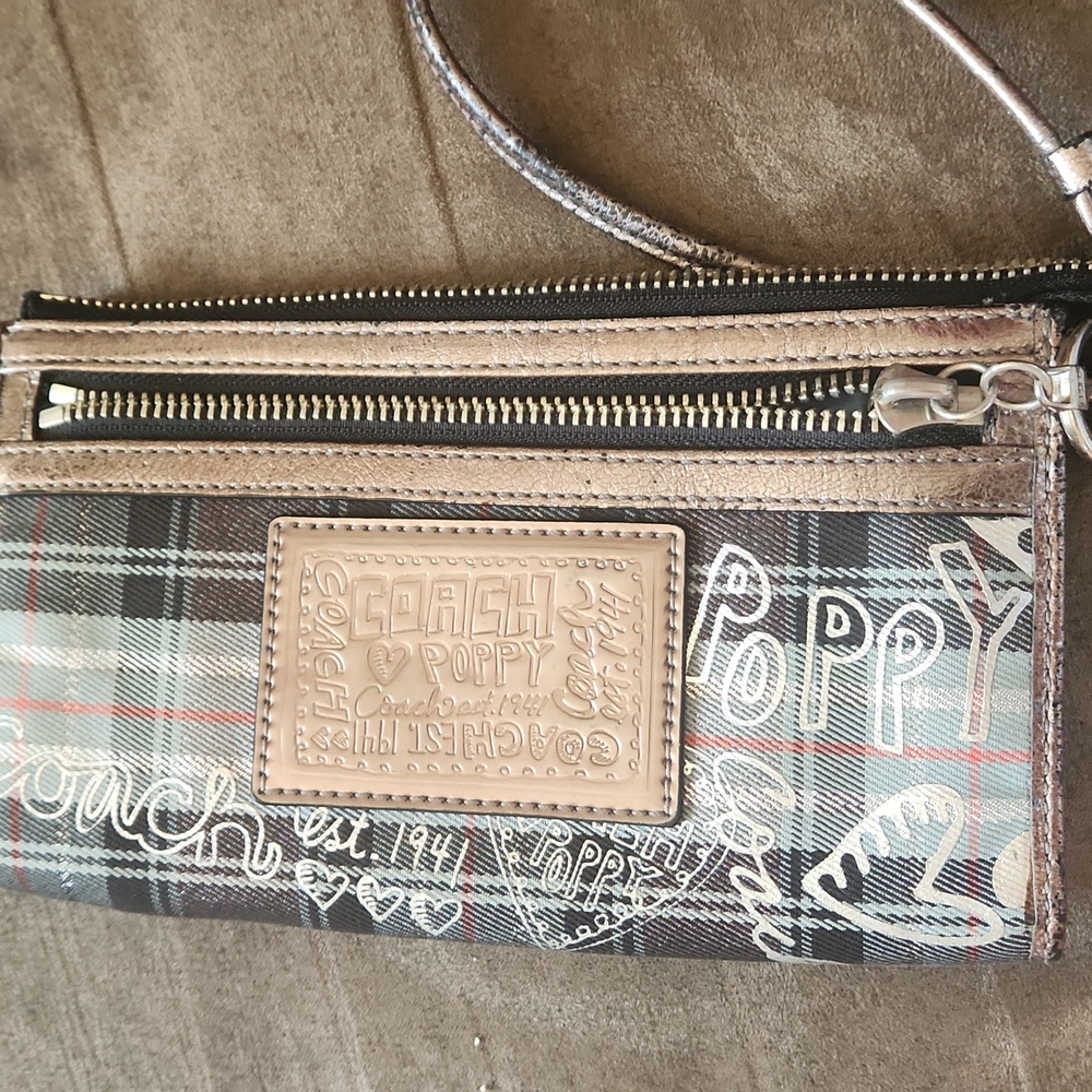 Coach Poppy Wristlet